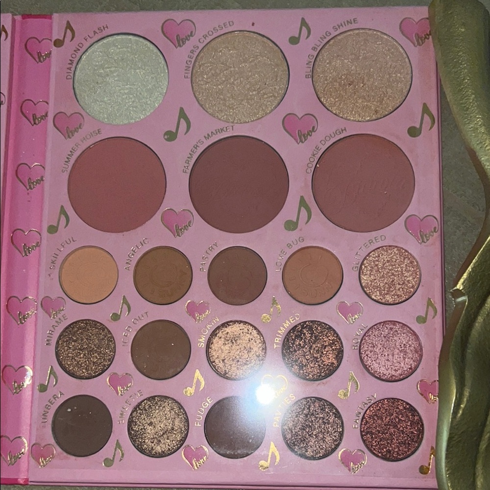 Karol G Eyeshadow Palette